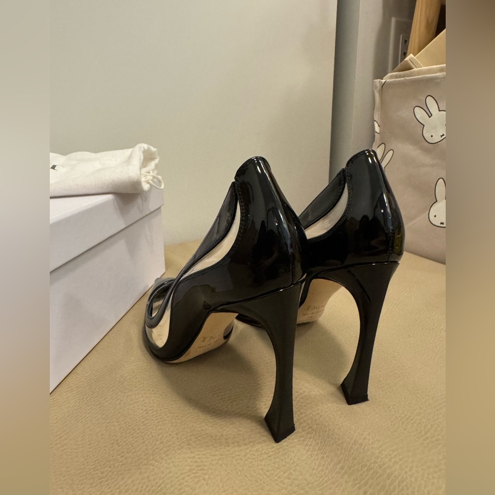 DIOR Black Patent Wave Pumps size 35 - Picture 6 of 8